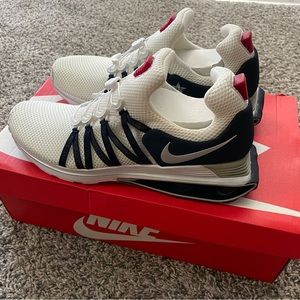 Nike Shox Gravity sneakers